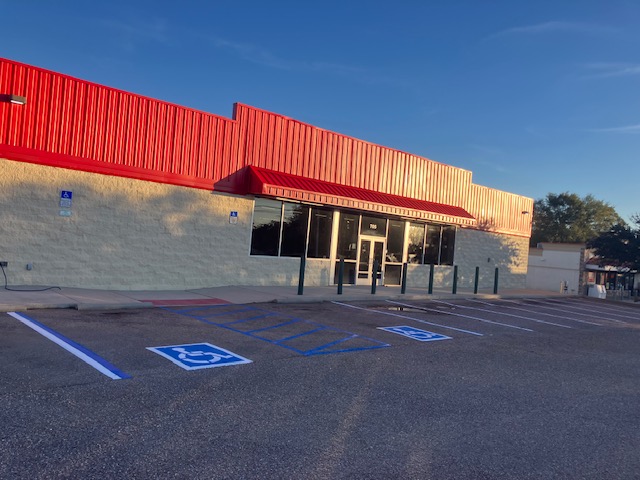 With professional parking lot line striping, we brought this closed Family Dollar stores back to life as an O’Reillys Auto Parts in Troy, AL. Sometimes we even surprise ourselves.